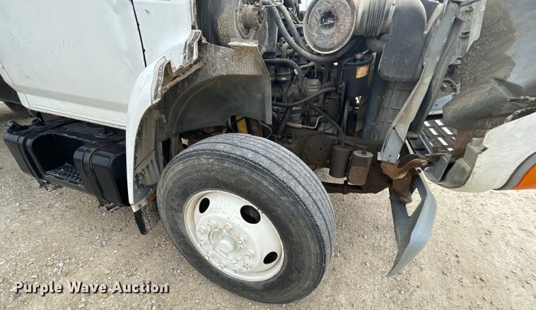 image for item IR9914 1995 Ford F700  dump truck