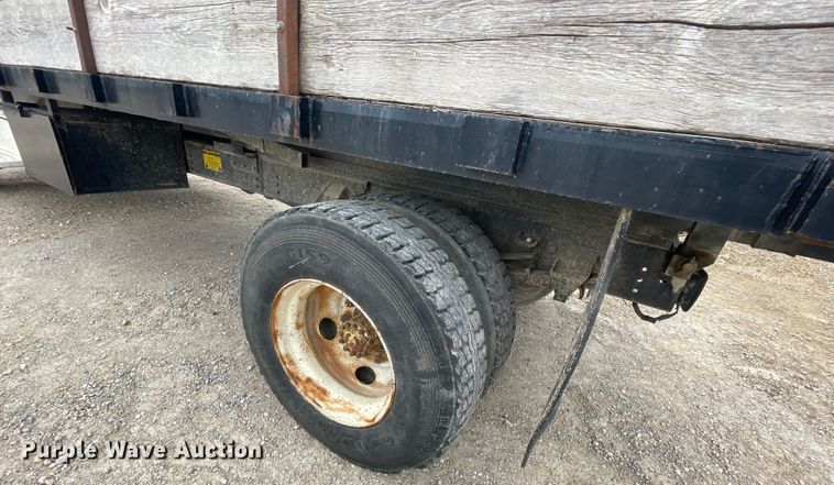 image for item IR9914 1995 Ford F700  dump truck