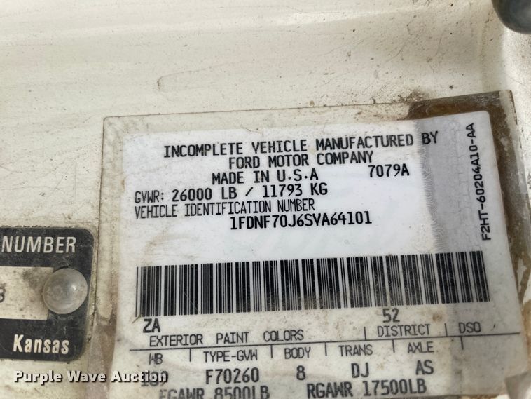 image for item IR9914 1995 Ford F700  dump truck