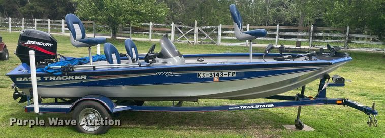 image for item IR9920 2005 Bass Tracker PT175  boat