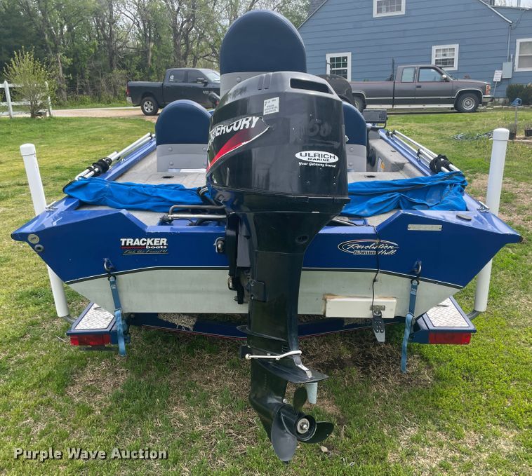 image for item IR9920 2005 Bass Tracker PT175  boat