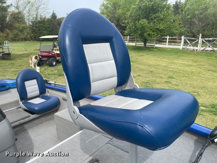 image for item IR9920 2005 Bass Tracker PT175  boat