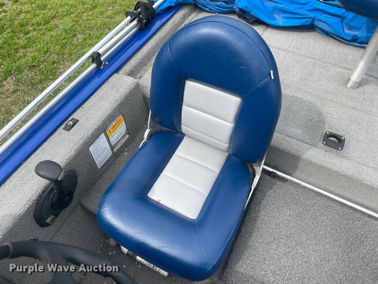 image for item IR9920 2005 Bass Tracker PT175  boat