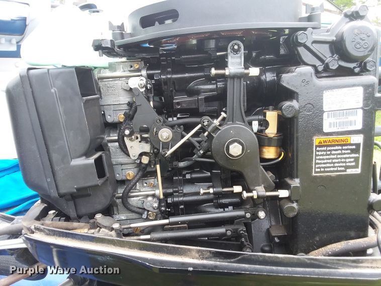 image for item IR9920 2005 Bass Tracker PT175  boat