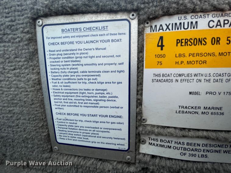 image for item IR9920 2005 Bass Tracker PT175  boat