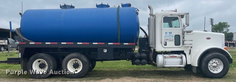 image for item IR9926 2005 Peterbilt 357  water truck