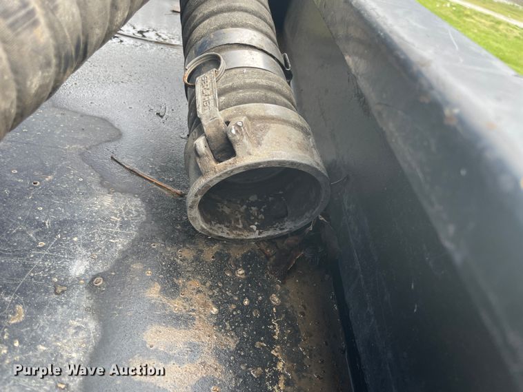 image for item IR9926 2005 Peterbilt 357  water truck