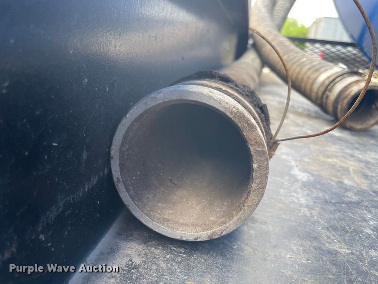 image for item IR9926 2005 Peterbilt 357  water truck