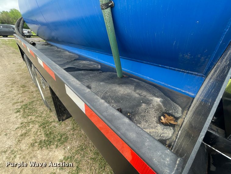 image for item IR9926 2005 Peterbilt 357  water truck