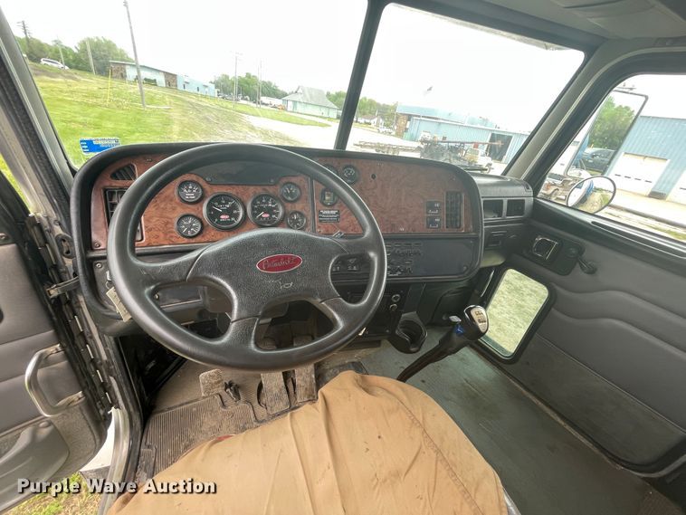 image for item IR9926 2005 Peterbilt 357  water truck