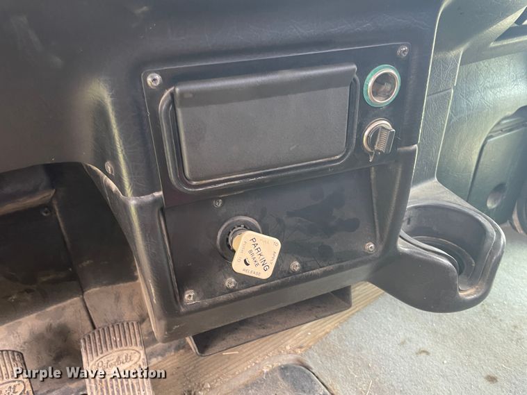 image for item IR9926 2005 Peterbilt 357  water truck