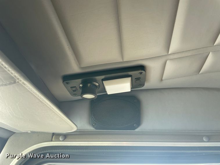 image for item IR9926 2005 Peterbilt 357  water truck