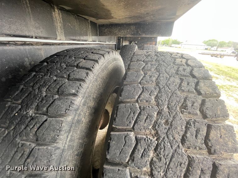 image for item IR9926 2005 Peterbilt 357  water truck