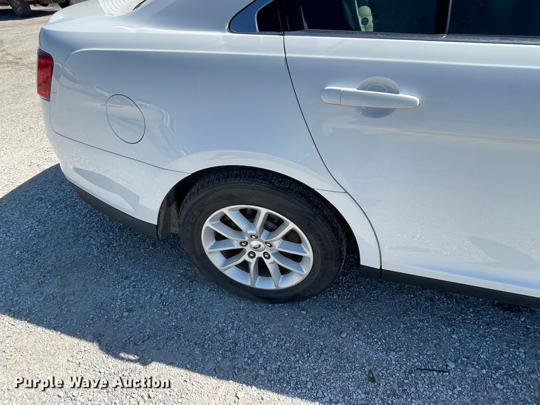 image for item IR9952 2013 Ford Taurus