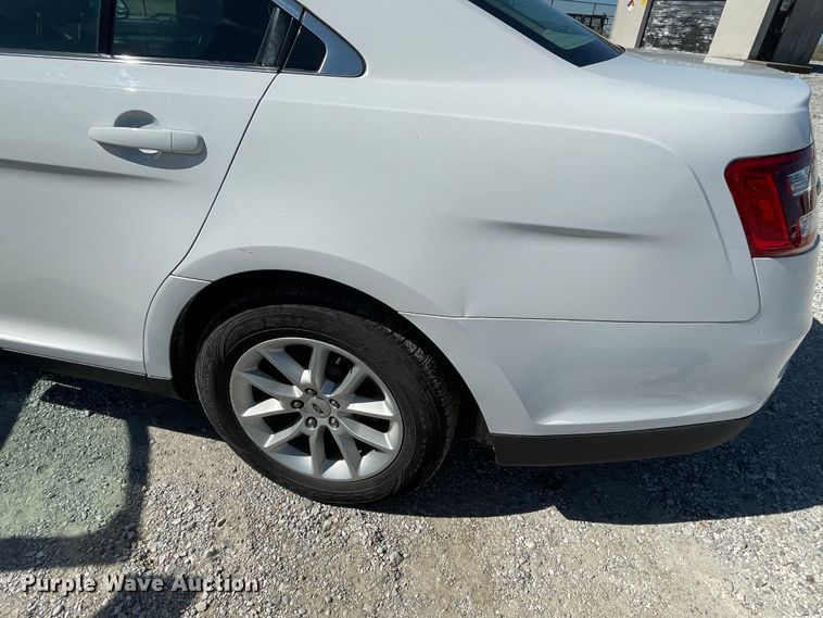 image for item IR9952 2013 Ford Taurus