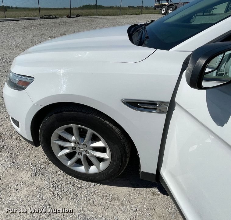 image for item IR9952 2013 Ford Taurus