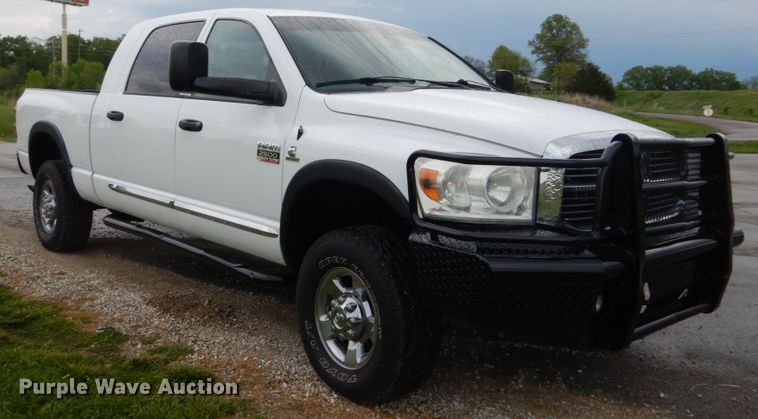 image for item IT9038 2008 Dodge Ram 2500HD  Mega Cab pickup truck