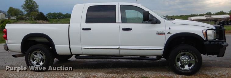 image for item IT9038 2008 Dodge Ram 2500HD  Mega Cab pickup truck