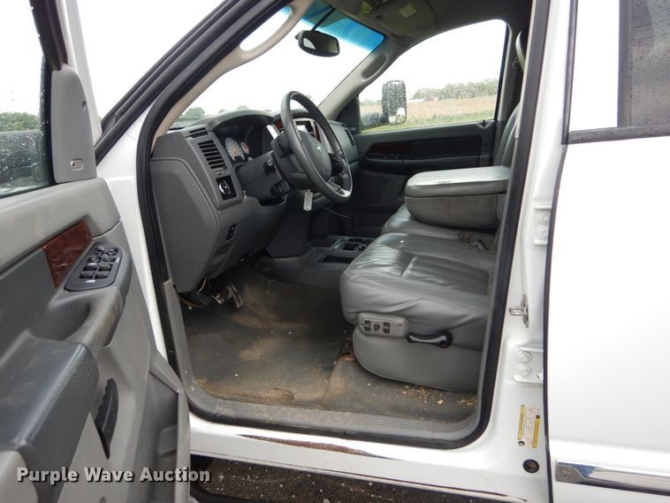 image for item IT9038 2008 Dodge Ram 2500HD  Mega Cab pickup truck