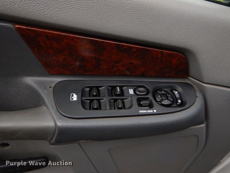 image for item IT9038 2008 Dodge Ram 2500HD  Mega Cab pickup truck