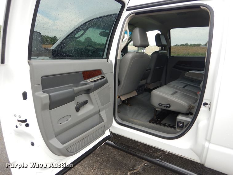 image for item IT9038 2008 Dodge Ram 2500HD  Mega Cab pickup truck