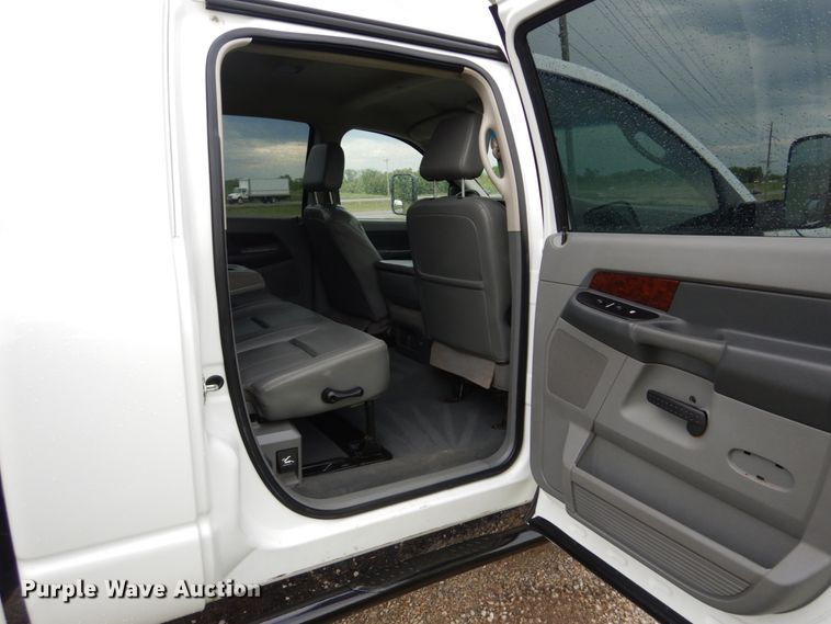 image for item IT9038 2008 Dodge Ram 2500HD  Mega Cab pickup truck