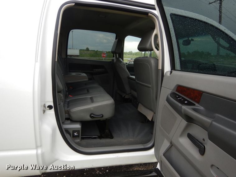 image for item IT9038 2008 Dodge Ram 2500HD  Mega Cab pickup truck