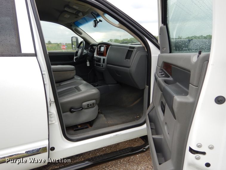 image for item IT9038 2008 Dodge Ram 2500HD  Mega Cab pickup truck