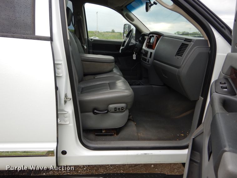 image for item IT9038 2008 Dodge Ram 2500HD  Mega Cab pickup truck