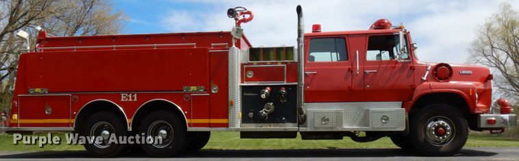 image for item IT9250 1988 Ford L9000  pumper fire truck