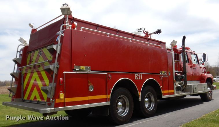 image for item IT9250 1988 Ford L9000  pumper fire truck