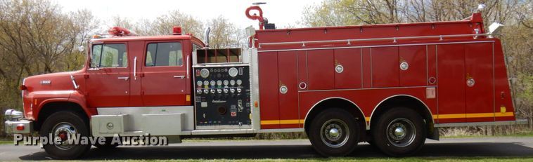 image for item IT9250 1988 Ford L9000  pumper fire truck