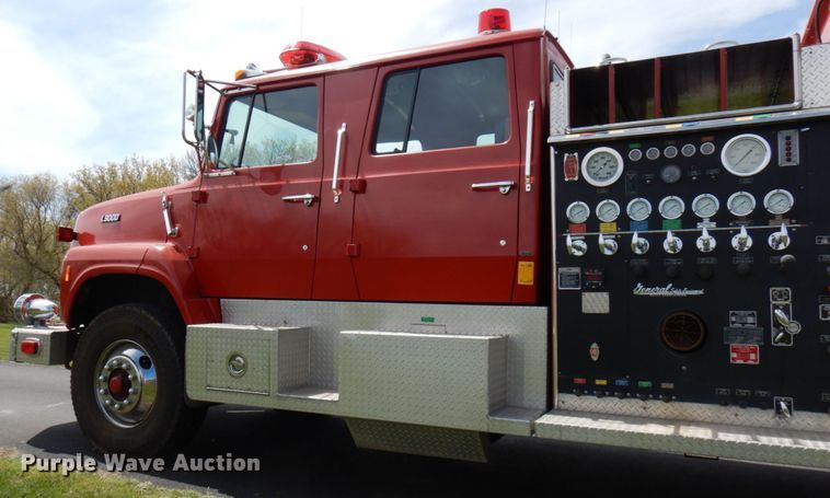 image for item IT9250 1988 Ford L9000  pumper fire truck