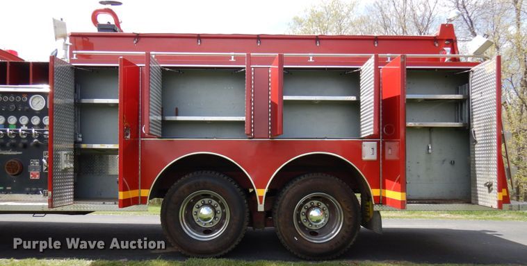 image for item IT9250 1988 Ford L9000  pumper fire truck
