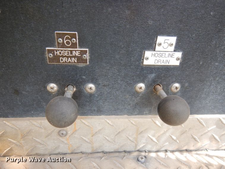 image for item IT9250 1988 Ford L9000  pumper fire truck