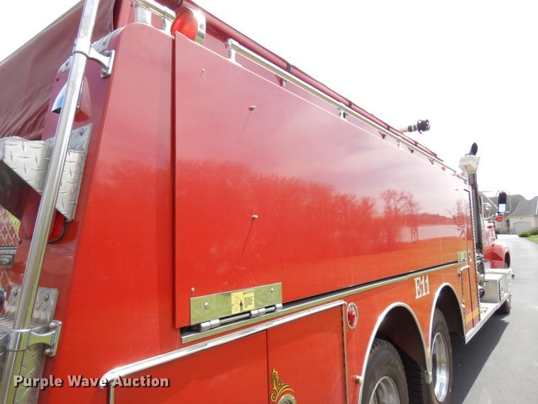 image for item IT9250 1988 Ford L9000  pumper fire truck