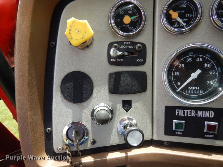 image for item IT9250 1988 Ford L9000  pumper fire truck