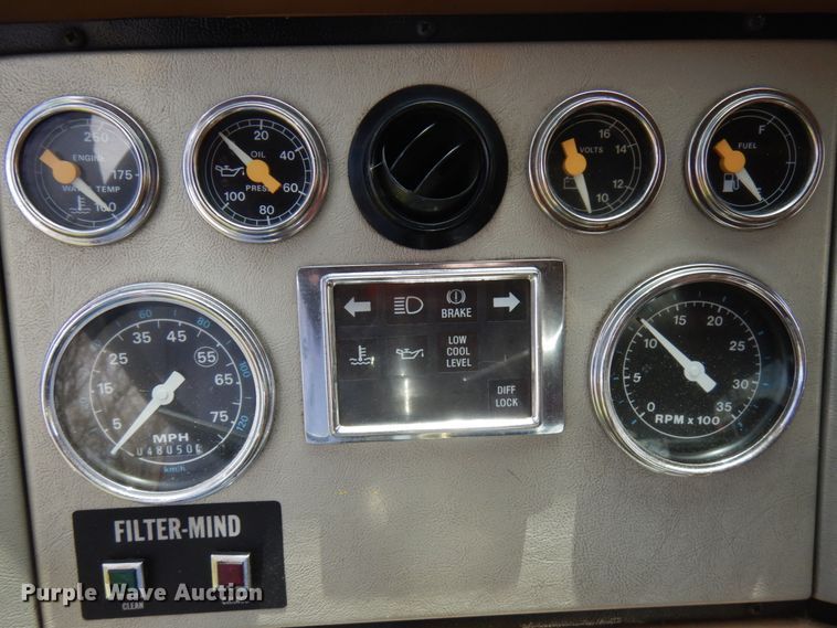 image for item IT9250 1988 Ford L9000  pumper fire truck