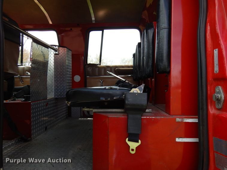 image for item IT9250 1988 Ford L9000  pumper fire truck