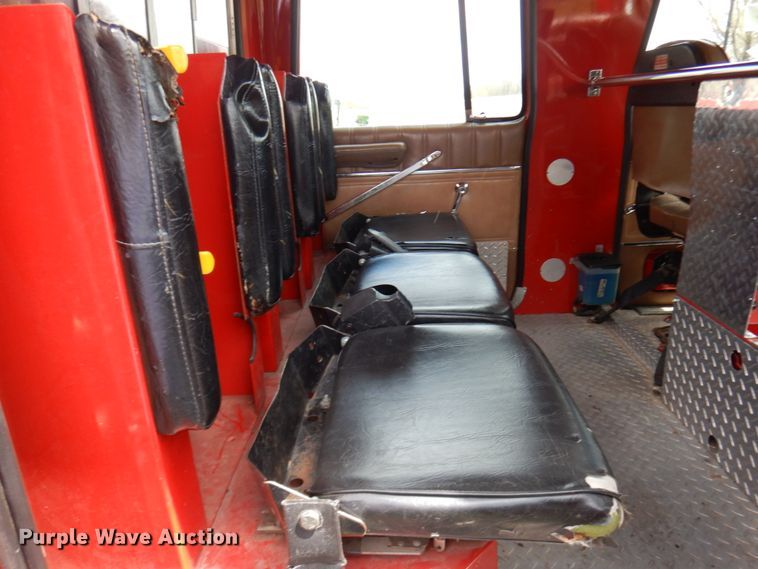 image for item IT9250 1988 Ford L9000  pumper fire truck