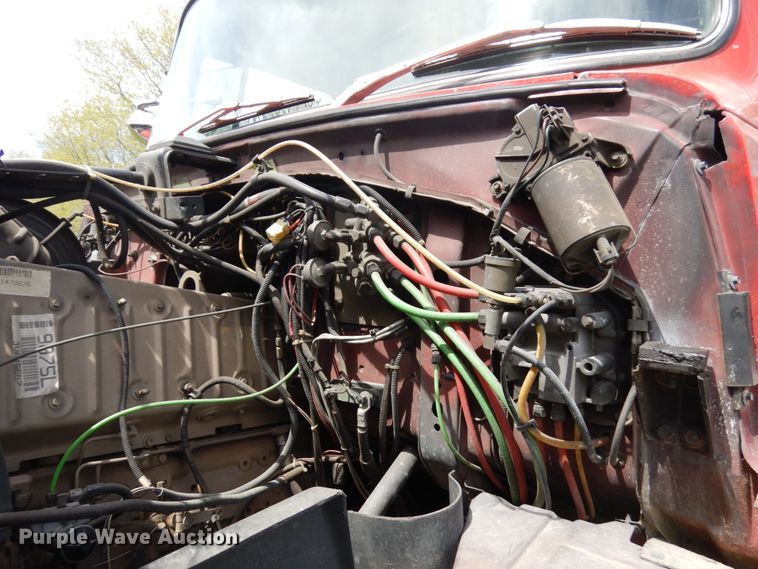 image for item IT9250 1988 Ford L9000  pumper fire truck