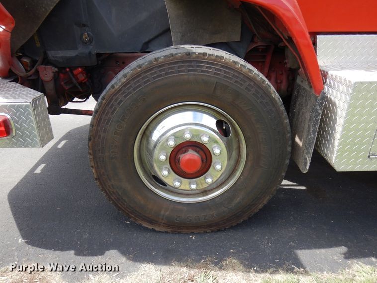 image for item IT9250 1988 Ford L9000  pumper fire truck