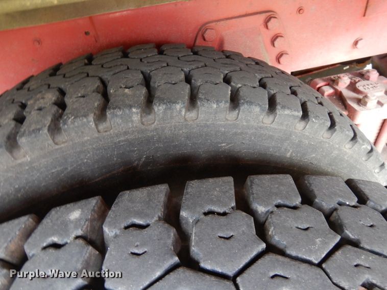 image for item IT9250 1988 Ford L9000  pumper fire truck