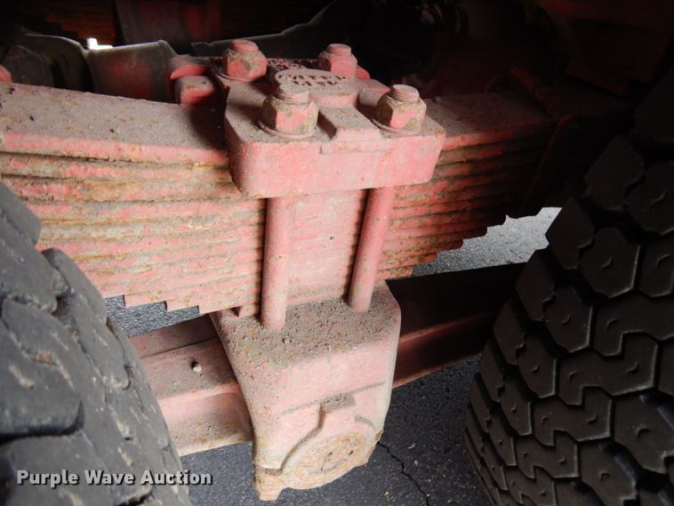 image for item IT9250 1988 Ford L9000  pumper fire truck