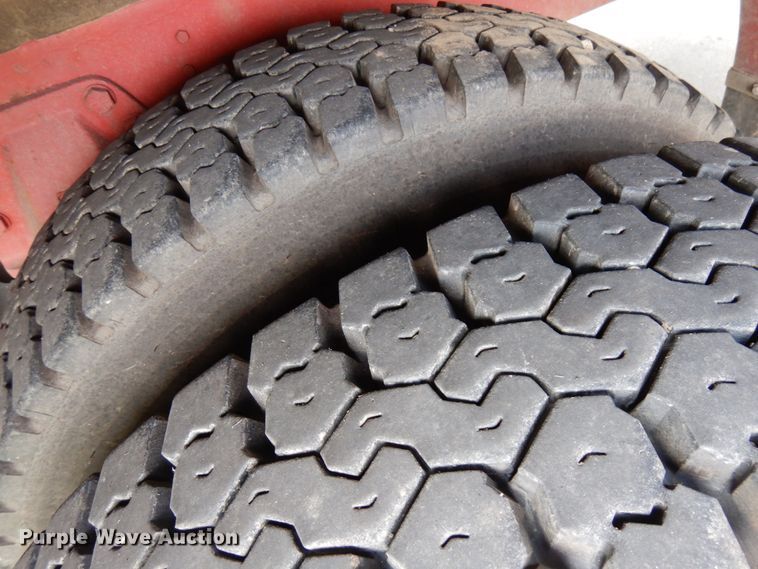 image for item IT9250 1988 Ford L9000  pumper fire truck