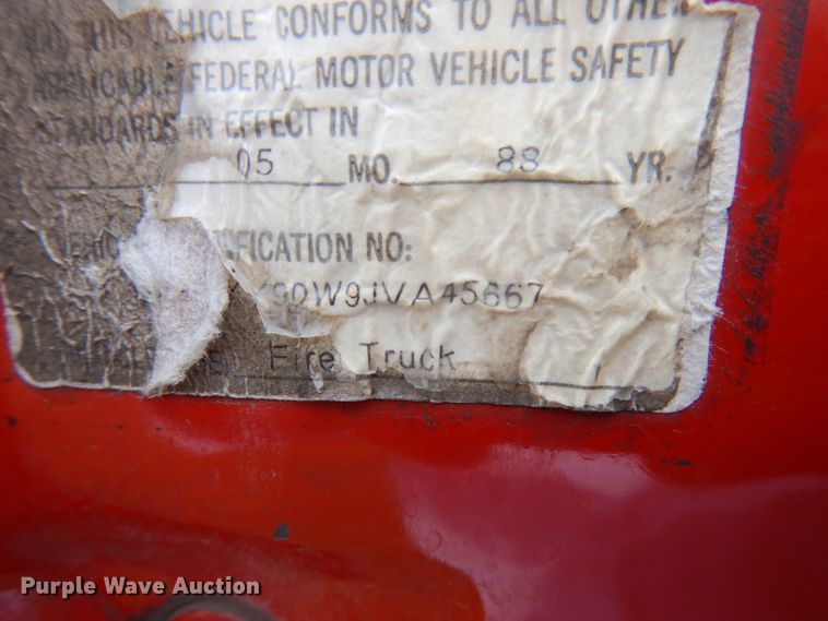 image for item IT9250 1988 Ford L9000  pumper fire truck