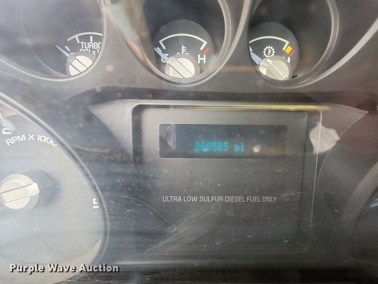 image for item IV9034 2014 Ford F450 Super Duty  SuperCab flatbed truck