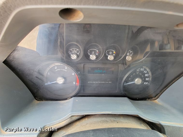 image for item IV9034 2014 Ford F450 Super Duty  SuperCab flatbed truck