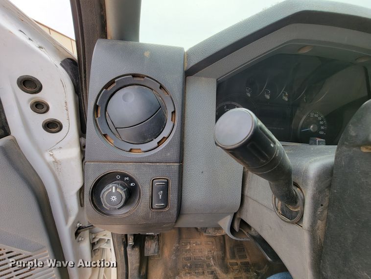 image for item IV9034 2014 Ford F450 Super Duty  SuperCab flatbed truck