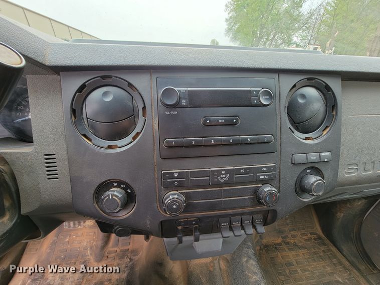 image for item IV9034 2014 Ford F450 Super Duty  SuperCab flatbed truck